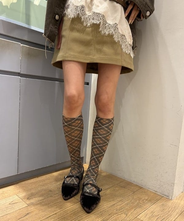れいなさんの「BEAMS WOMEN｜フェイク スエード ミニ スカート」を使ったコーディネート