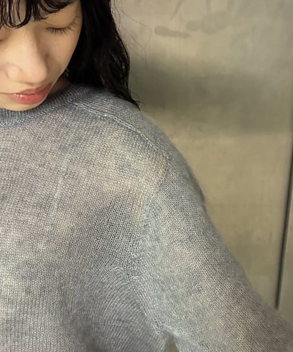 野村 美紅さんの「BEAMS WOMEN｜モヘヤ シルク ロングスリーブニット」を使ったコーディネート