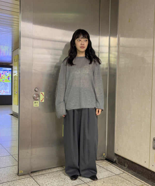 野村 美紅さんの「BEAMS WOMEN｜モヘヤ シルク ロングスリーブニット」を使ったコーディネート