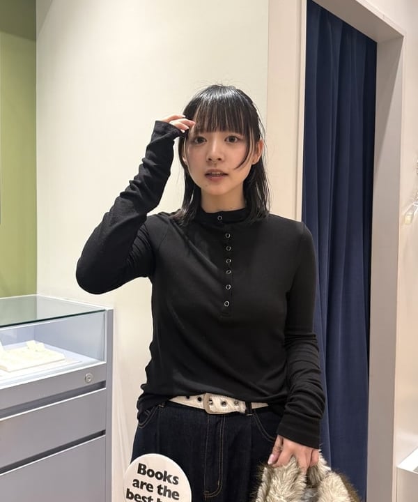 うららさんの「BEAMS WOMEN｜リブ ヘンリーネック フーディー」を使ったコーディネート