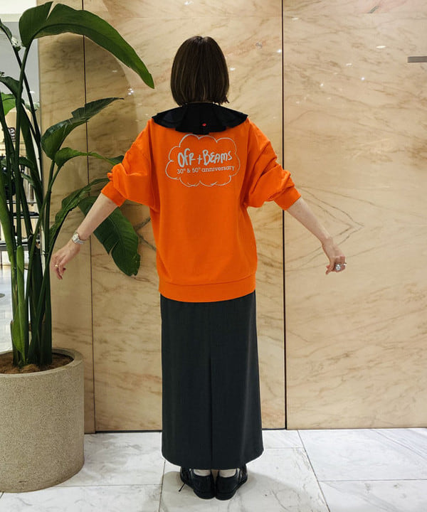 岩沢 珠代さんの「BEAMS WOMEN｜【別注】Ofr. Paris &times; Demi-Luxe BEAMS / ロゴ スウェット」を使ったコーディネート