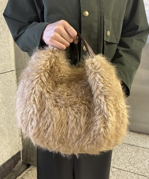 中平 あみさんの「BEAMS WOMEN｜【別注】Barbour / SPEY ジャケット」を使ったコーディネート