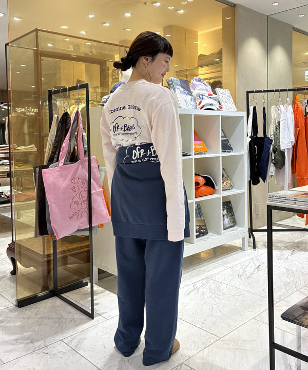 Ichika Hondaさんの「BEAMS WOMEN｜【別注】Ofr. Paris &times; Demi-Luxe BEAMS / ロゴ スウェット」を使ったコーディネート