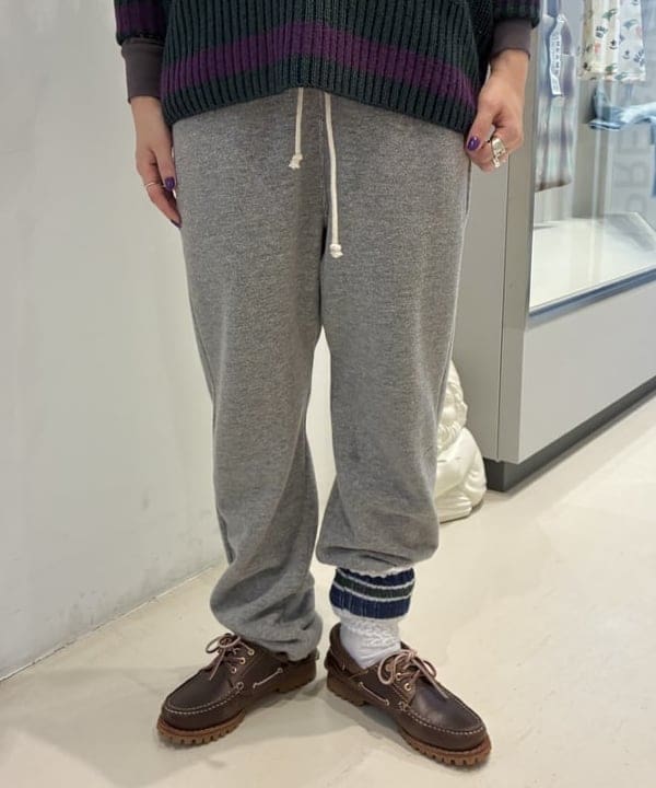 エノモト アミさんの「BEAMS WOMEN｜スウェット パンツ」を使ったコーディネート