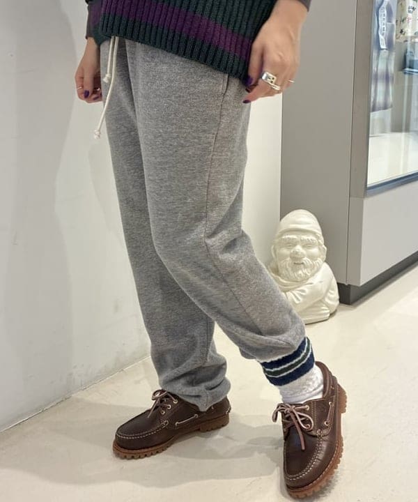 エノモト アミさんの「BEAMS WOMEN｜スウェット パンツ」を使ったコーディネート
