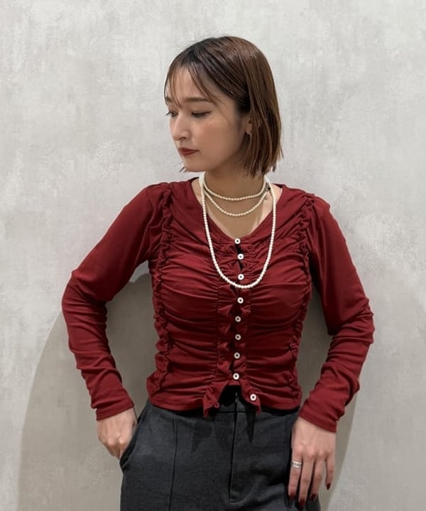 松本 佳菜子さんの「BEAMS WOMEN｜ベロア リボン チェーン バッグ」を使ったコーディネート