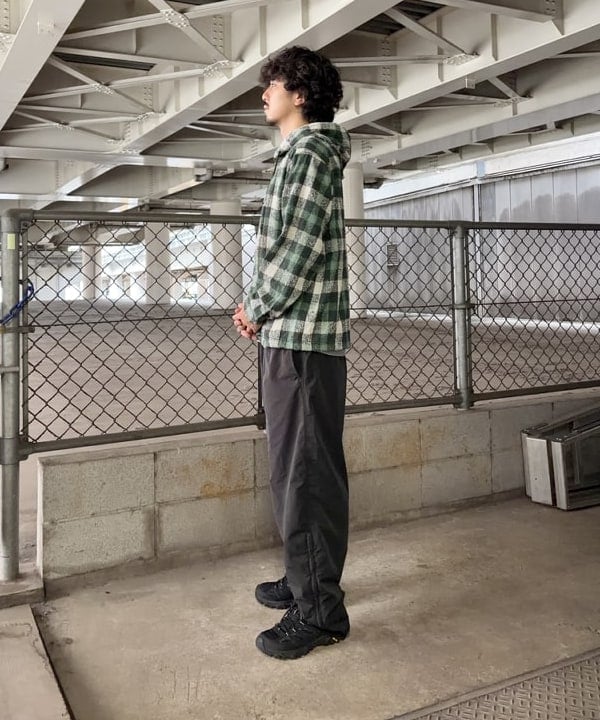 Gazziさんの「BEAMS WOMEN｜ブークレ ネル フーディー」を使ったコーディネート