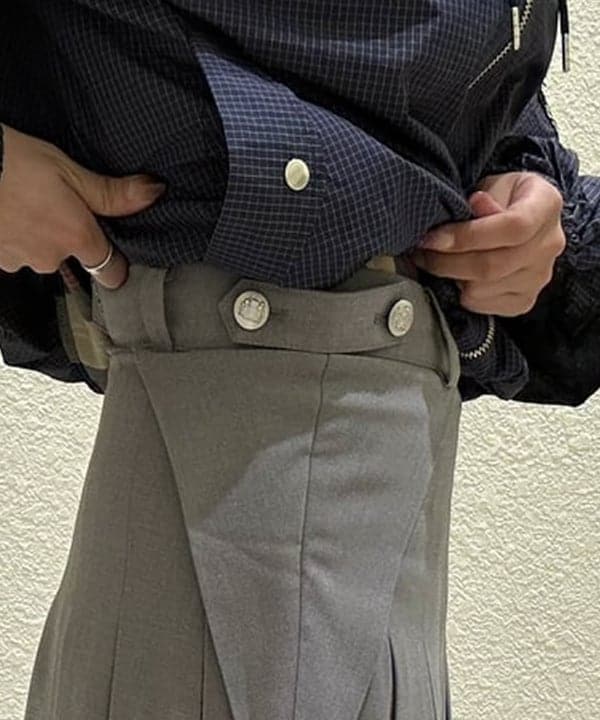 リサさんの「レース ライン トラック ジャケット」を使ったコーディネート