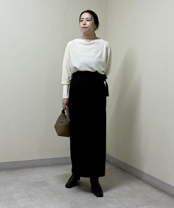 関 桂子さんの「BEAMS WOMEN｜ボートネック レディ ニット .M」を使ったコーディネート