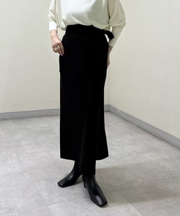 関 桂子さんの「BEAMS WOMEN｜ボートネック レディ ニット .M」を使ったコーディネート