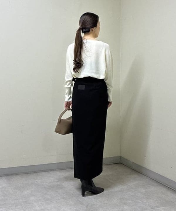 関 桂子さんの「BEAMS WOMEN｜ボートネック レディ ニット .M」を使ったコーディネート