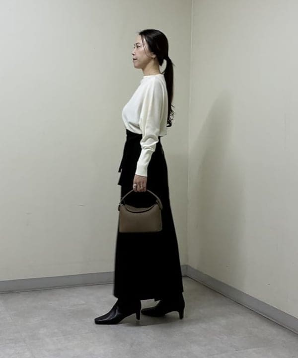 関 桂子さんの「BEAMS WOMEN｜ボートネック レディ ニット .M」を使ったコーディネート
