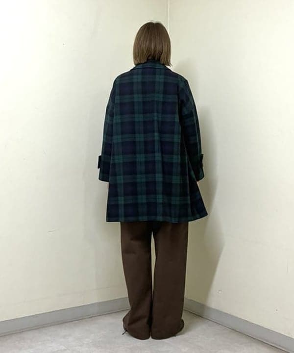 岩沢 珠代さんの「BEAMS WOMEN｜MACKINTOSH / NEW HUMBIE ブラックウォッチ コート」を使ったコーディネート