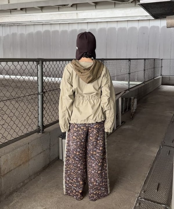 晶さんの「BEAMS WOMEN｜ツートーン アノラック」を使ったコーディネート