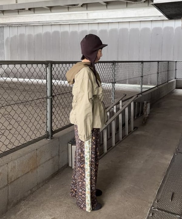 晶さんの「BEAMS WOMEN｜ツートーン アノラック」を使ったコーディネート