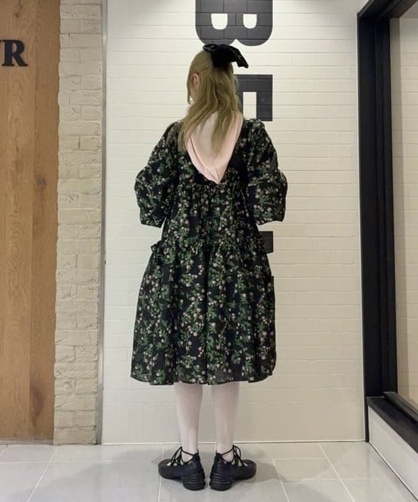 はっとりさんの「BEAMS WOMEN｜リブ ヘンリーネック フーディー」を使ったコーディネート