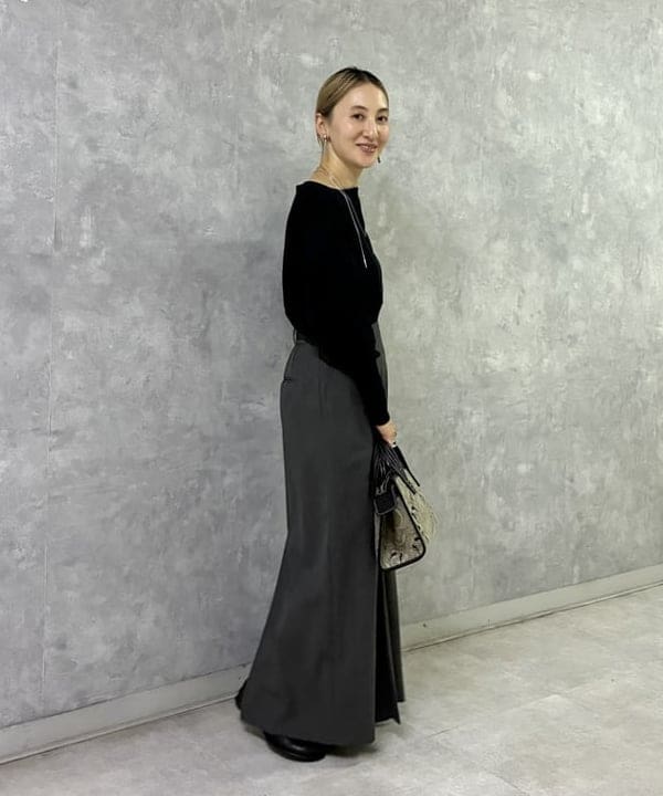 越智 里美さんの「BEAMS WOMEN｜ボートネック レディ ニット .M」を使ったコーディネート