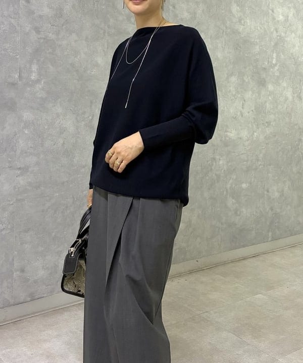 越智 里美さんの「BEAMS WOMEN｜ボートネック レディ ニット .M」を使ったコーディネート