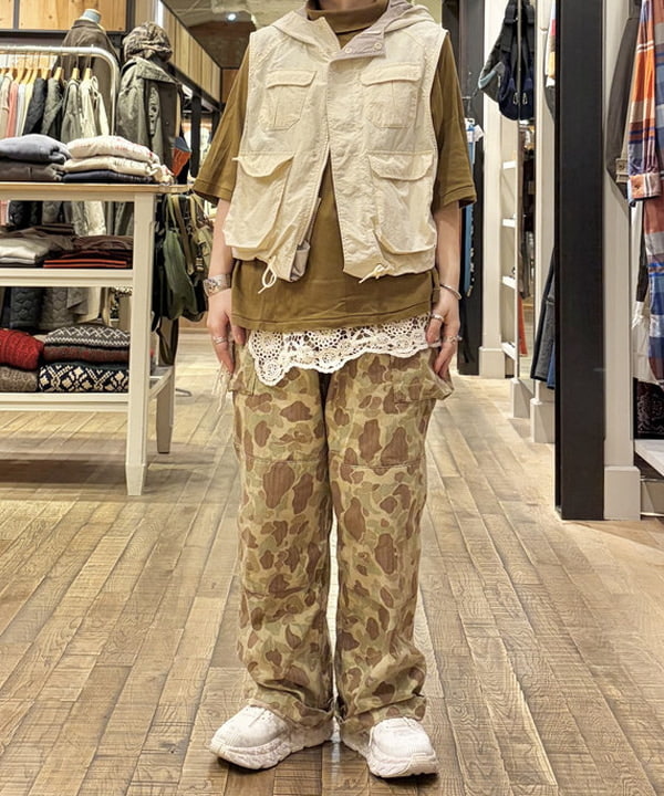 原口 愛さんの「BEAMS WOMEN｜マウンテンパーカー ベスト」を使ったコーディネート