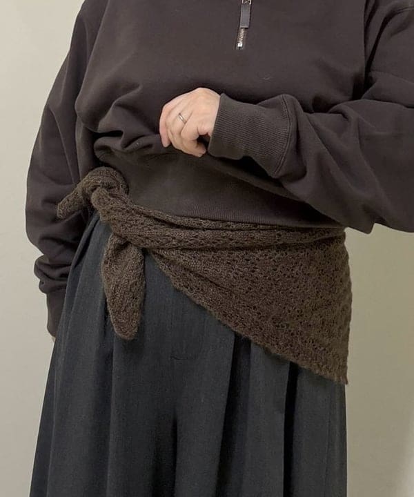 塚越 有紀さんの「BEAMS WOMEN｜Lace Knit Scarf」を使ったコーディネート