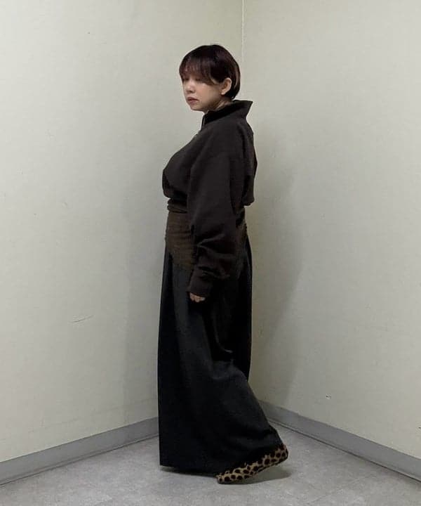塚越 有紀さんの「BEAMS WOMEN｜Lace Knit Scarf」を使ったコーディネート