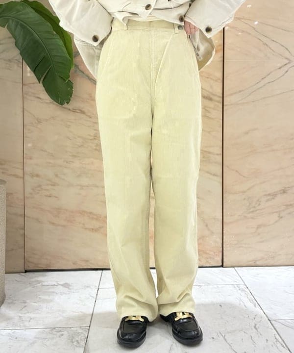 坂本 涼花さんの「BEAMS WOMEN｜Moleskin Coach Jacket」を使ったコーディネート