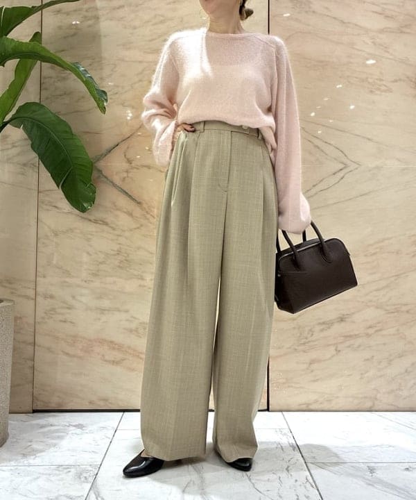 越智 里美さんの「BEAMS WOMEN｜モヘヤ シルク ロングスリーブニット」を使ったコーディネート