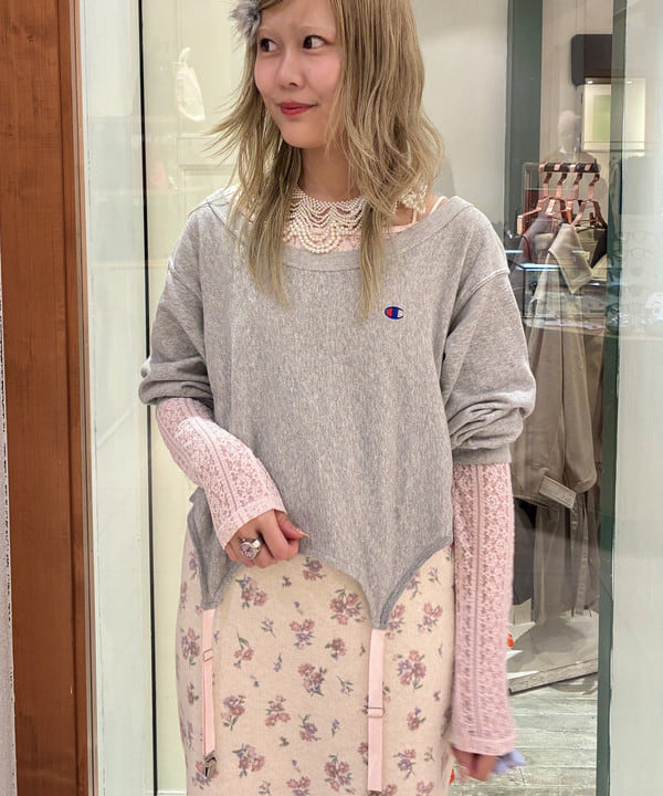 はっとりさんの「BEAMS WOMEN｜フラワー プリント ニット スカート」を使ったコーディネート