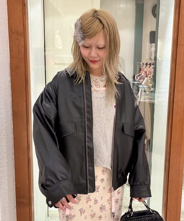 はっとりさんの「BEAMS WOMEN｜フラワー プリント ニット スカート」を使ったコーディネート