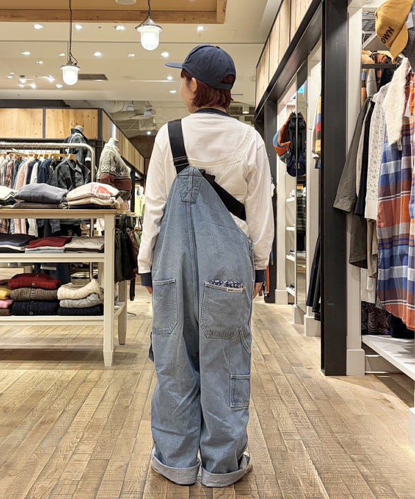 原口 愛さんの「BEAMS WOMEN｜【別注】Champion / BOYロゴ リンガーTシャツ」を使ったコーディネート