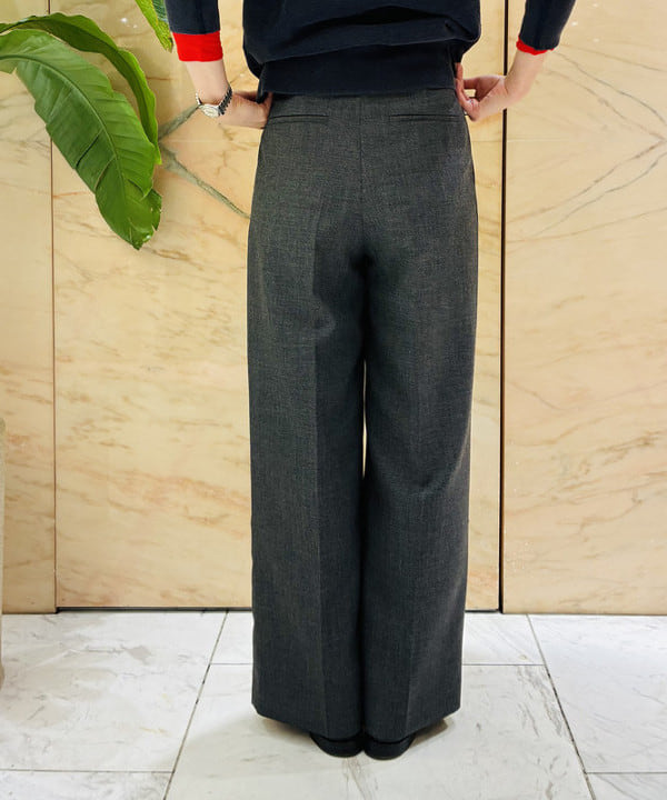 岩沢 珠代さんの「BEAMS WOMEN｜MAAI / Logo Sweat」を使ったコーディネート