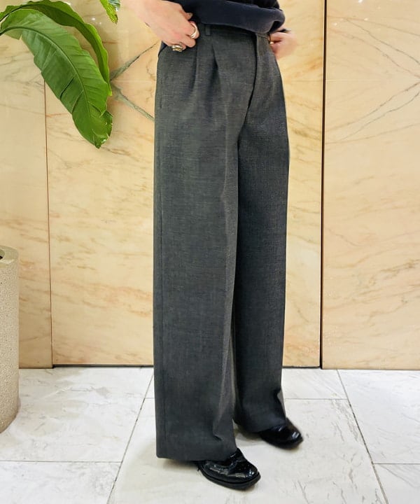 岩沢 珠代さんの「BEAMS WOMEN｜MAAI / Logo Sweat」を使ったコーディネート