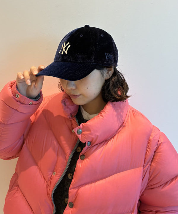 アベアミさんの「BEAMS WOMEN｜【別注】NEW ERA &times; BEAMS BOY / 940 ベルベット MLB キャップ」を使ったコーディネート
