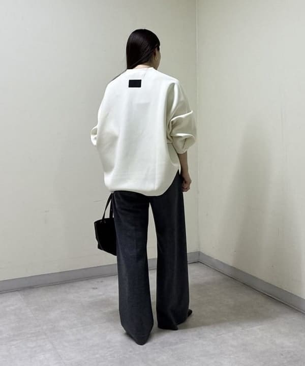 関 桂子さんの「BEAMS WOMEN｜COGTHEBIGSMOKE / ORION トラウザーズ」を使ったコーディネート
