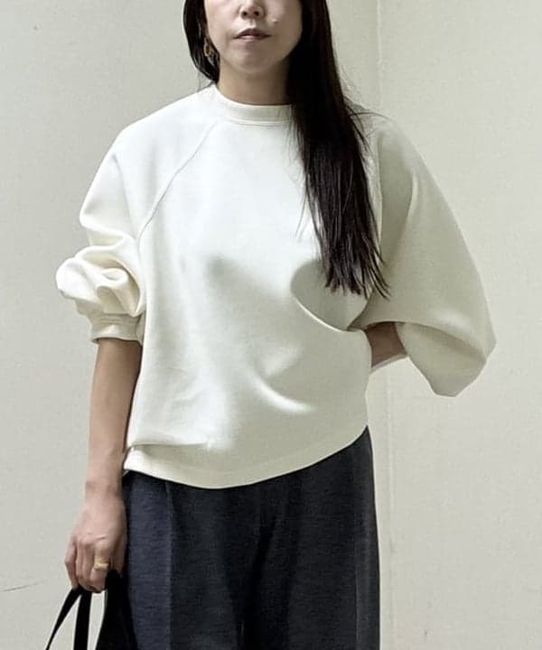 関 桂子さんの「BEAMS WOMEN｜COGTHEBIGSMOKE / ORION トラウザーズ」を使ったコーディネート