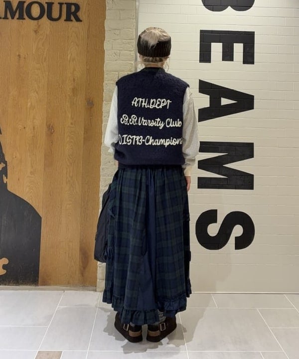 ando naoさんの「BEAMS WOMEN｜【別注】TORI-TO &times; BEAMS BOY / チェック フリル ロング スカート」を使ったコーディネート