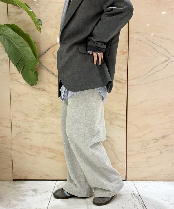 中丸　栞さんの「BEAMS WOMEN｜Sweat Pants」を使ったコーディネート