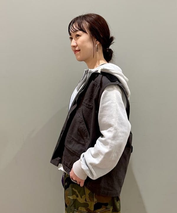 イシイ サオリさんの「BEAMS WOMEN｜ハンティング ベスト」を使ったコーディネート