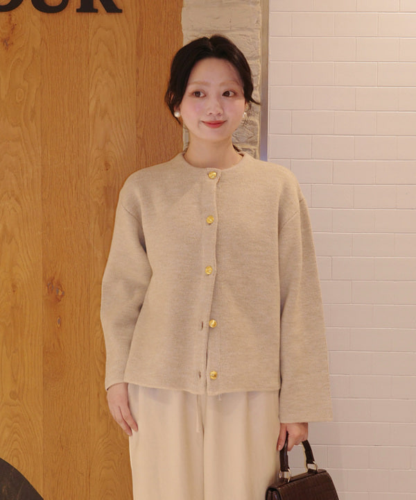 Joさんの「BEAMS WOMEN｜【10/15 新規値下げ】アセテート バックサテン パンツ」を使ったコーディネート