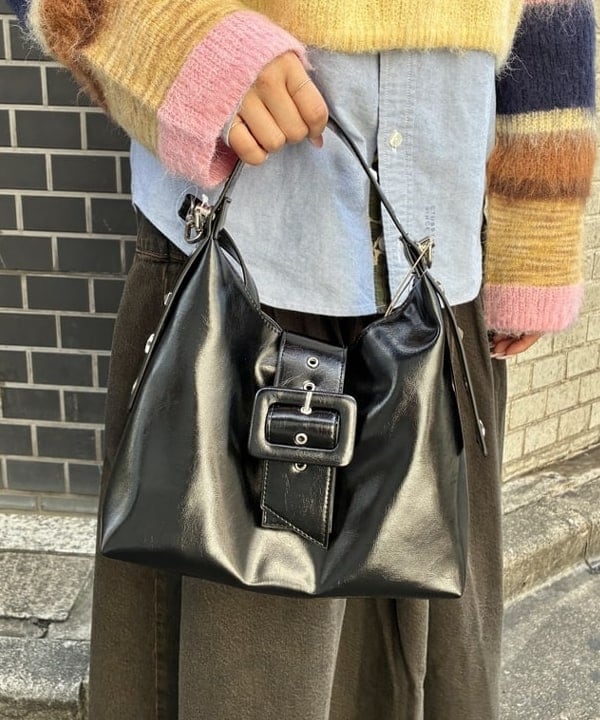 うららさんの「BEAMS WOMEN｜スタッズ ハンドル バッグ」を使ったコーディネート