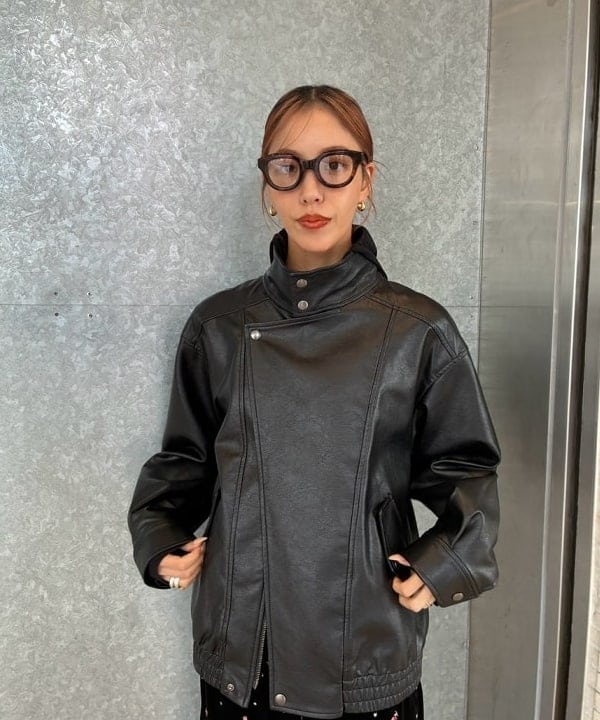 れいなさんの「BEAMS WOMEN｜フェイクレザー ライダース ジャケット」を使ったコーディネート
