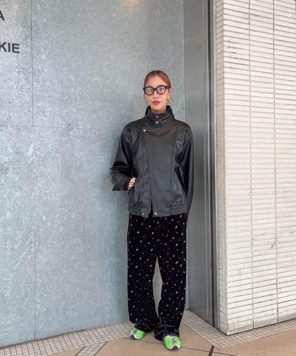 れいなさんの「BEAMS WOMEN｜フェイクレザー ライダース ジャケット」を使ったコーディネート