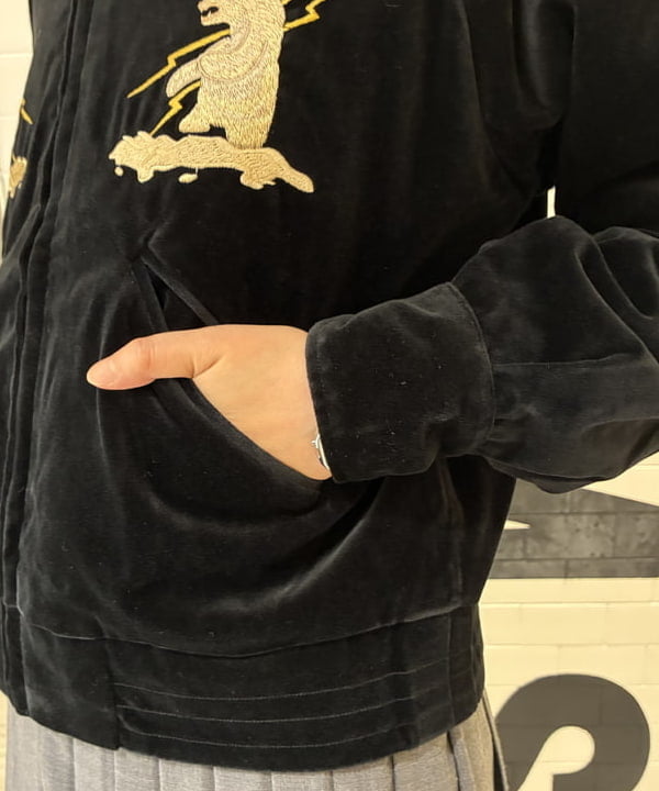 キラリさんの「BEAMS WOMEN｜【別注】テーラー東洋 / VELVETEEN ALASKA JACKET」を使ったコーディネート