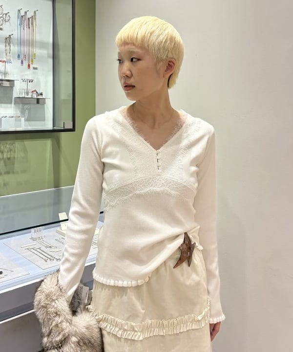 あさひさんの「BEAMS WOMEN｜【別注】MARMARI &times; Ray BEAMS / ライン フリル スカート」を使ったコーディネート