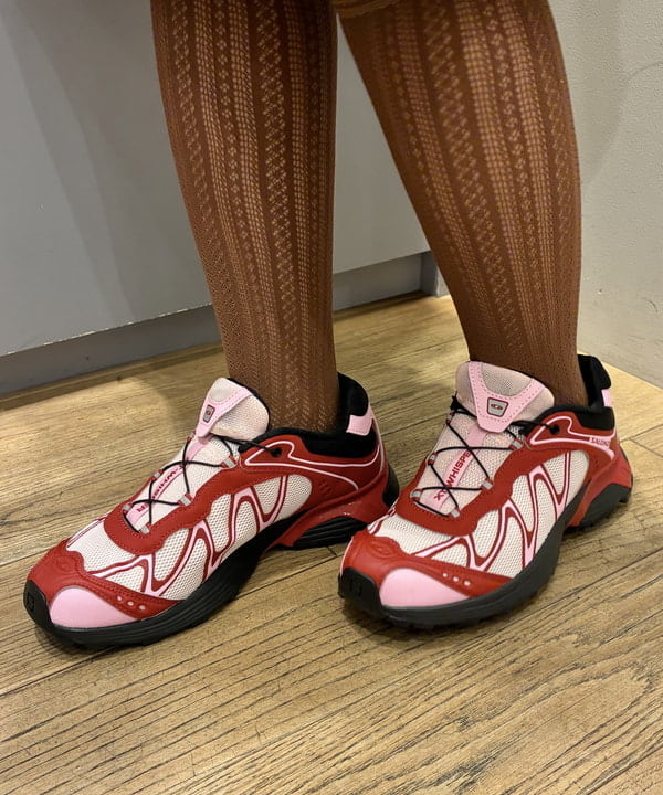 あさひさんの「BEAMS WOMEN｜【別注】MARMARI &times; Ray BEAMS / ライン フリル スカート」を使ったコーディネート