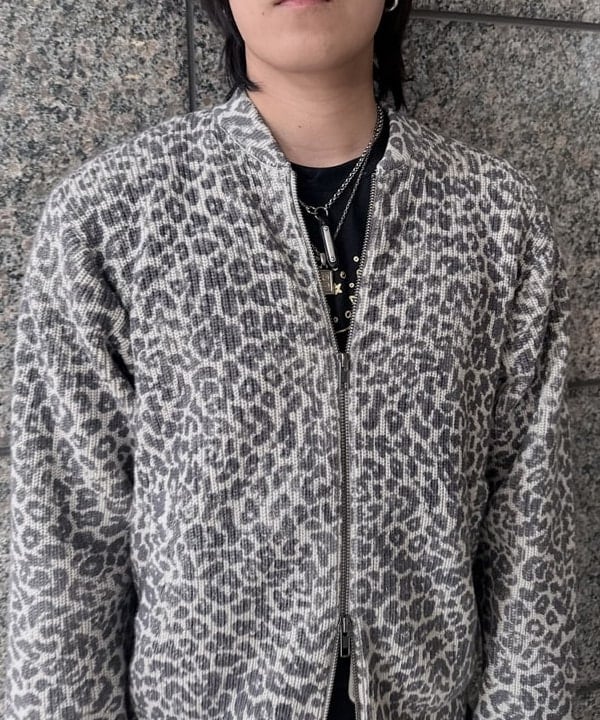 宮吉 優さんの「BEAMS WOMEN｜7ゲージ プリント ジップカーディガン」を使ったコーディネート
