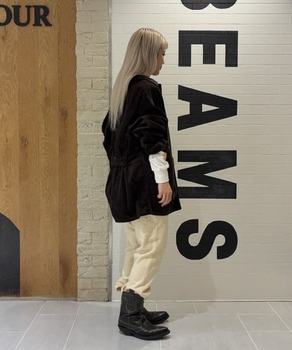 ando naoさんの「BEAMS WOMEN｜コーデュロイ ハンティング ジャケット」を使ったコーディネート