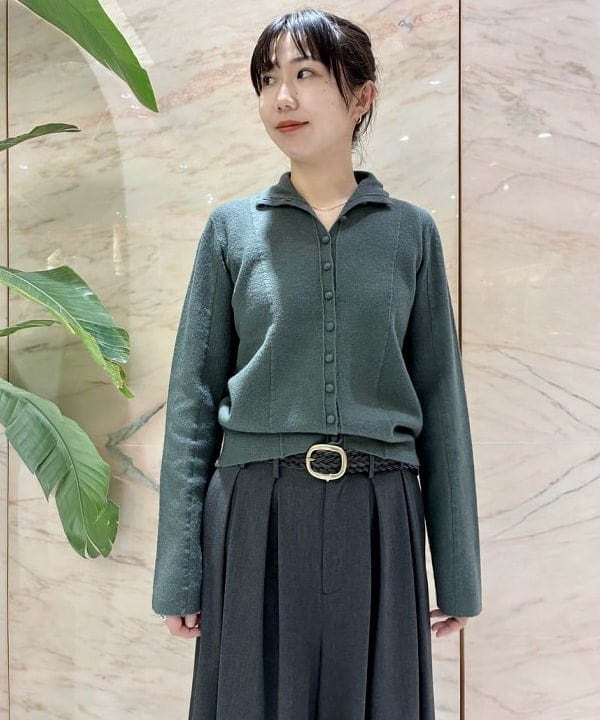 中丸　栞さんの「BEAMS WOMEN｜Voile Knit Cardigan」を使ったコーディネート