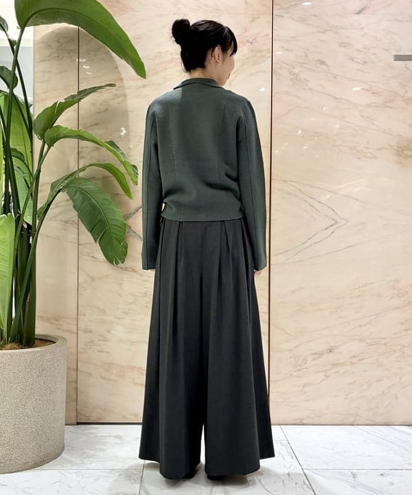 中丸　栞さんの「BEAMS WOMEN｜Voile Knit Cardigan」を使ったコーディネート