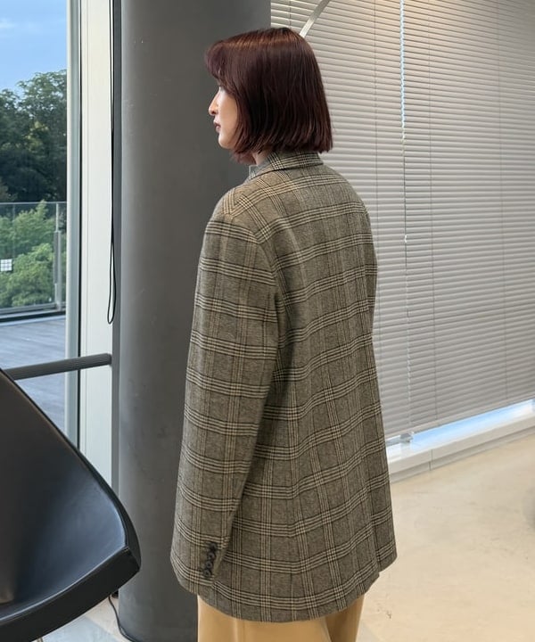 松本 佳菜子さんの「BEAMS WOMEN｜Check Jacket」を使ったコーディネート